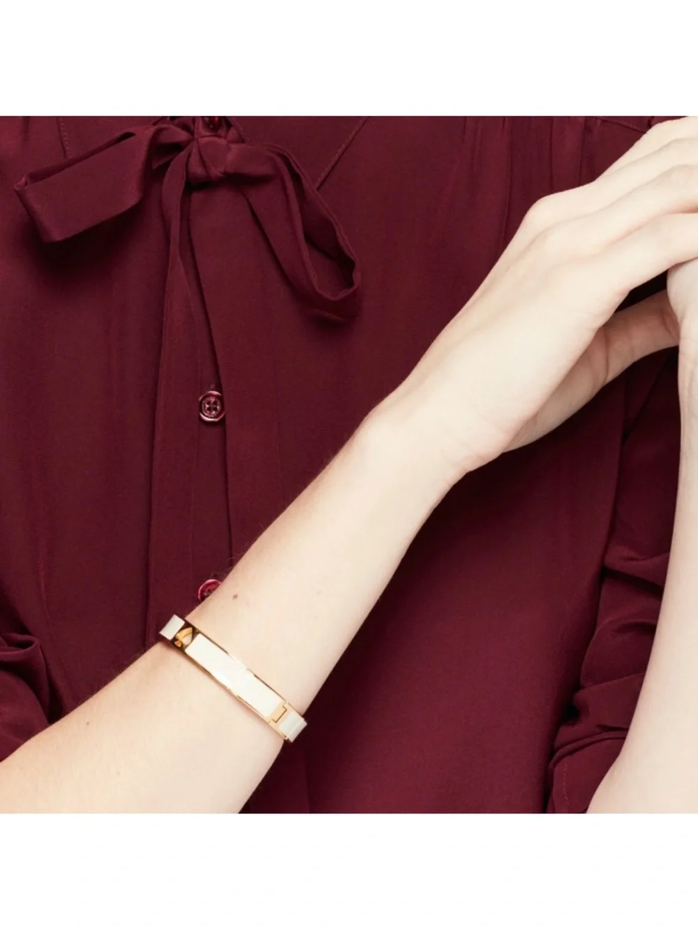 NWT~KATE SPADE~Cream/Gold Spot the Spade Enamel Hinged Bangle